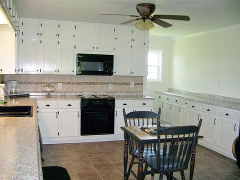 150 Turkey Ford Rd, Dobson, NC 27017 photo 5