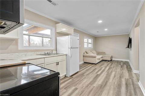 220 Jay Pl, High Point, NC 27263 photo 13