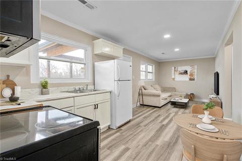 220 Jay Pl, High Point, NC 27263 photo 12