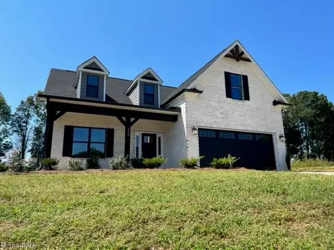 408 Lenalan Dr, Lexington, NC 27295