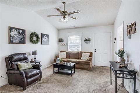 3139 Windchase Ct, High Point, NC 27265 photo 6