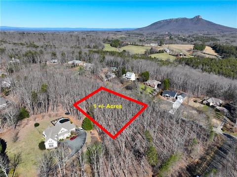 26 Knollcrest Drive, Pinnacle, NC 27043