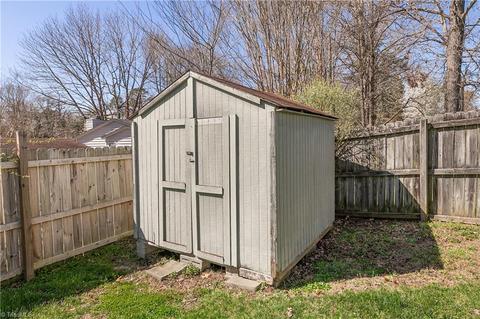 2107 Arbrook Ln, High Point, NC 27265 photo 40