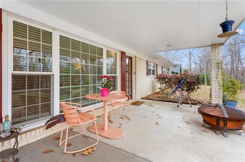 1511 Pinehurst Dr, High Point, NC 27262 photo 4