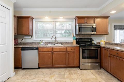 1511 Pinehurst Dr, High Point, NC 27262 photo 14
