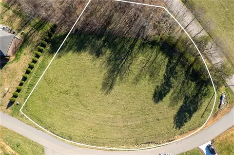 tbd 1 Town N Country Dr, Wilkesboro, NC 28697