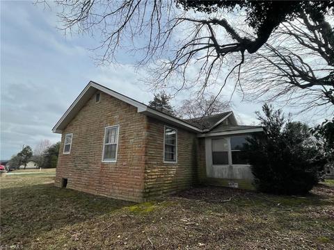 125 E Walker Rd, Elkin, NC 28621 photo 5
