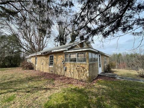125 E Walker Rd, Elkin, NC 28621 photo 9
