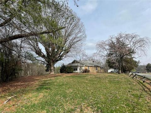 125 E Walker Rd, Elkin, NC 28621 photo 4