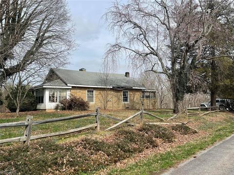 125 E Walker Rd, Elkin, NC 28621 photo 1