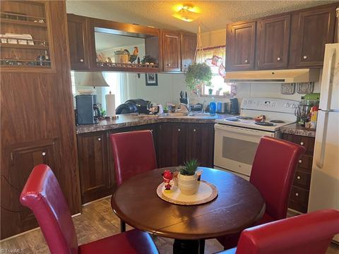 422 Pratt Rd, Dobson, NC 27017 photo 4