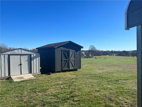422 Pratt Rd, Dobson, NC 27017 photo 14