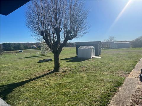 422 Pratt Rd, Dobson, NC 27017 photo 12