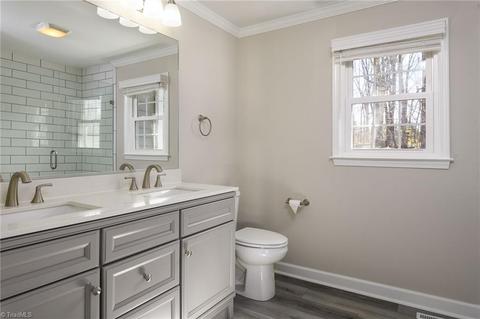 127 E School St, King, NC 27021 photo 13