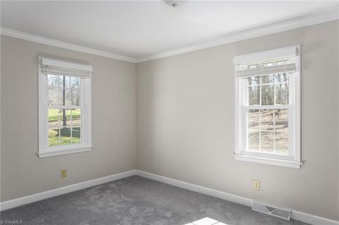 127 E School St, King, NC 27021 photo 17