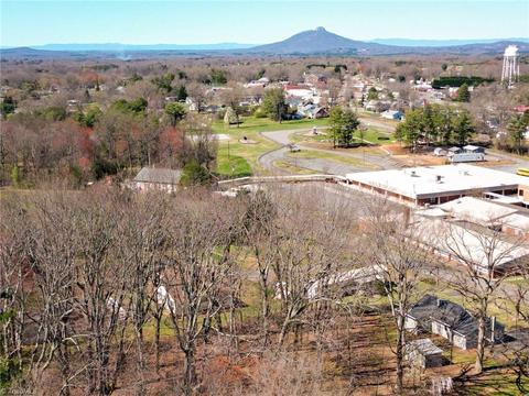 127 E School St, King, NC 27021 photo 22