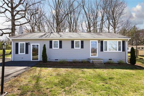 127 E School St, King, NC 27021 photo 2