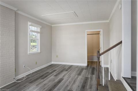 127 E School St, King, NC 27021 photo 11