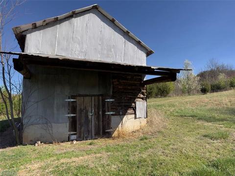 1195 Perch Rd, Pinnacle, NC 27043 photo 3