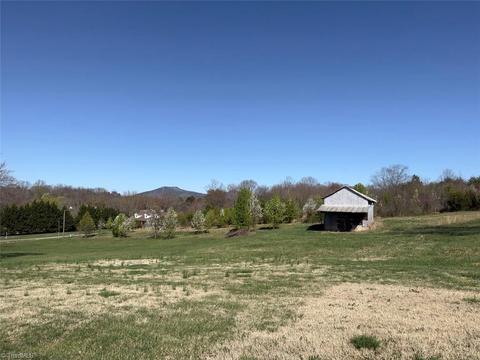 1195 Perch Rd, Pinnacle, NC 27043 photo 2