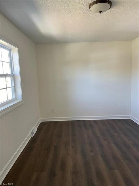 998 Nottingham Rd, High Point, NC 27262 photo 15