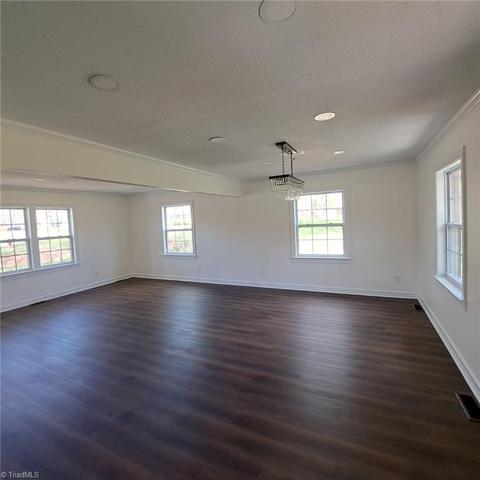 998 Nottingham Rd, High Point, NC 27262 photo 8