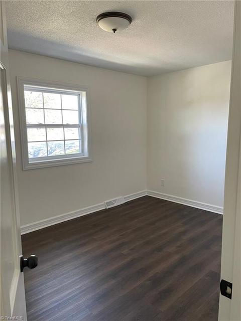 998 Nottingham Rd, High Point, NC 27262 photo 13