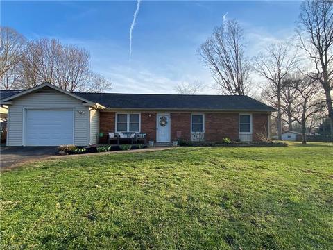 116 Cascade Ct, King, NC 27021 photo 1