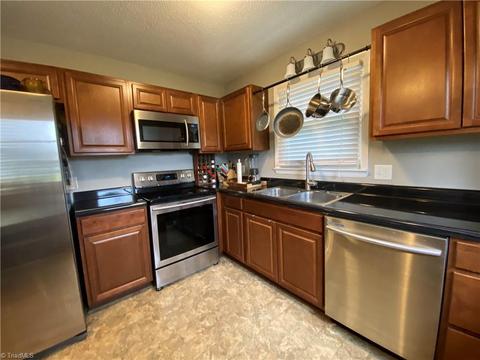116 Cascade Ct, King, NC 27021 photo 17