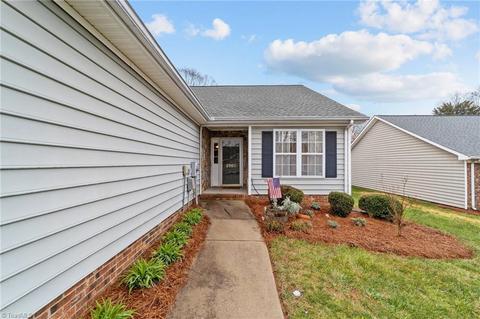 2960 Eagle Pointe Dr, High Point, NC 27265 photo 4