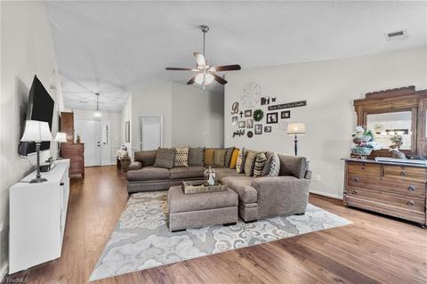 2960 Eagle Pointe Dr, High Point, NC 27265 photo 11