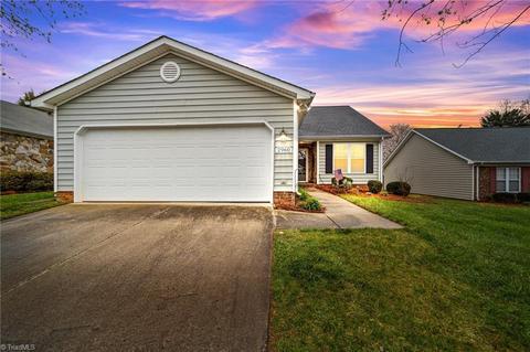2960 Eagle Pointe Dr, High Point, NC 27265 photo 1