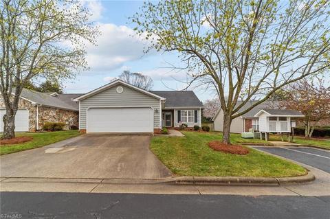 2960 Eagle Pointe Dr, High Point, NC 27265 photo 2
