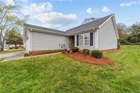 2960 Eagle Pointe Dr, High Point, NC 27265 photo 5