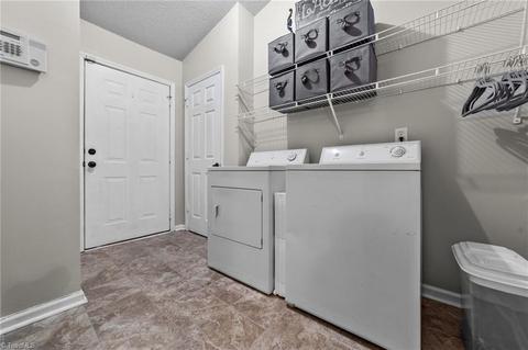 2960 Eagle Pointe Dr, High Point, NC 27265 photo 9