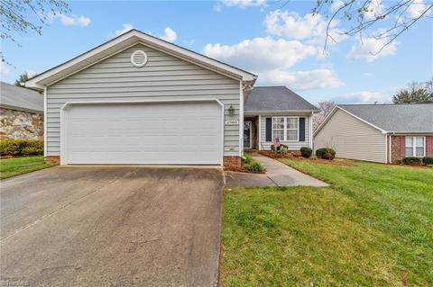 2960 Eagle Pointe Dr, High Point, NC 27265 photo 3