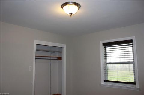 1137 Crescent Dr, King, NC 27021 photo 18