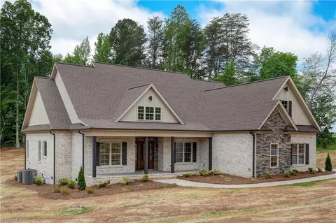 7623 Pemberley Dr, Oak Ridge, NC 27310