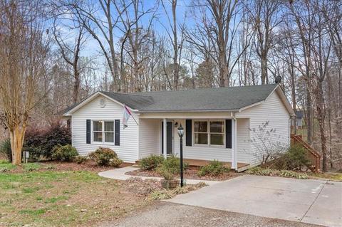 2903 Hunt Ridge Ct, Trinity, NC 27370 photo 2