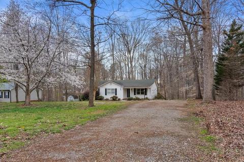 2903 Hunt Ridge Ct, Trinity, NC 27370 photo 5