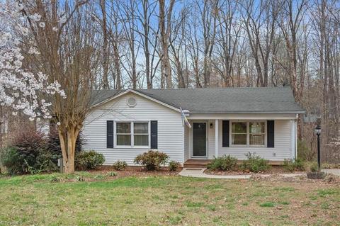 2903 Hunt Ridge Ct, Trinity, NC 27370 photo 1