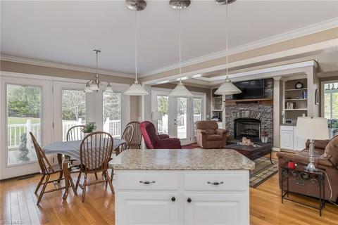 447 Culler Rd, Pinnacle, NC 27043 photo 8