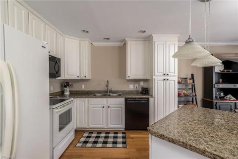 447 Culler Rd, Pinnacle, NC 27043 photo 7