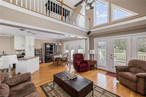 447 Culler Rd, Pinnacle, NC 27043 photo 5