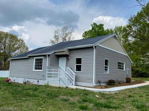 429 E Salisbury St, Denton, NC 27239 photo 2