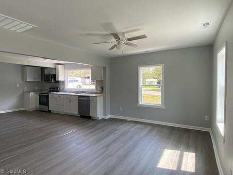 429 E Salisbury St, Denton, NC 27239 photo 10