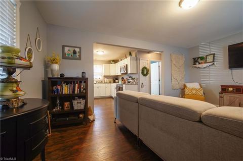1108 Guyer St, High Point, NC 27262 photo 4