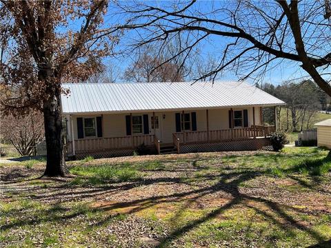 4612 Jordan Valley Rd, Trinity, NC 27370 photo 2