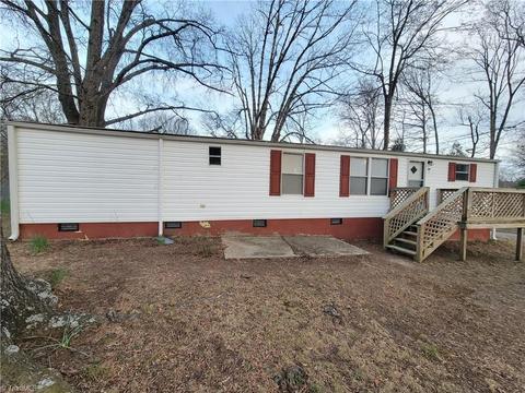145 Poole Rd, Mayodan, NC 27027 photo 1