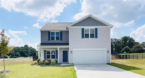 109 Acacia Ct, Lexington, NC 27295
